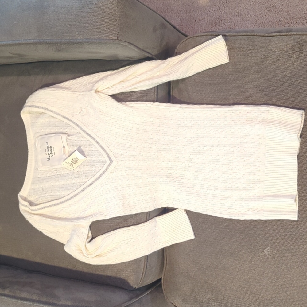 Abercrombie & Fitch vneck tunic sweater brand new with tags
